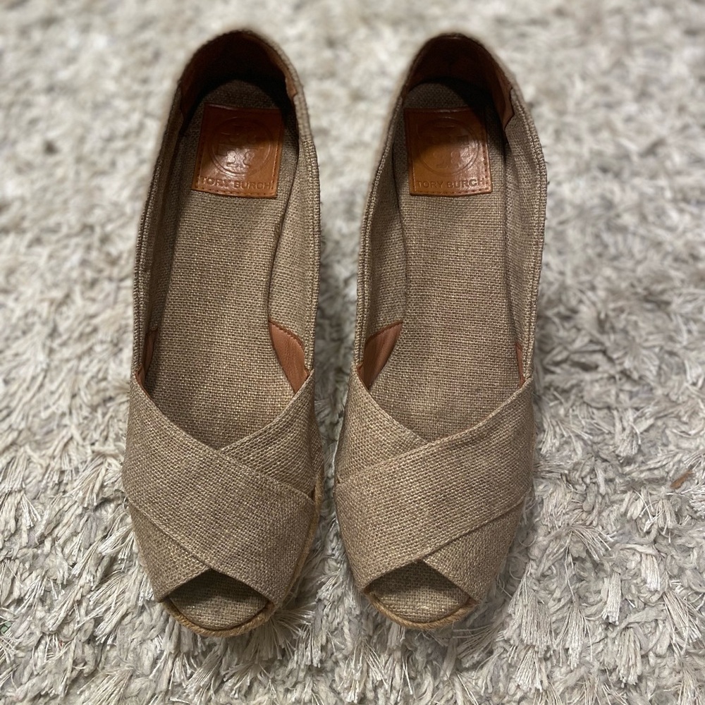 Tory Burch Filipa Espadrille Open Toe Wedges-Tan/Gold Size 8B